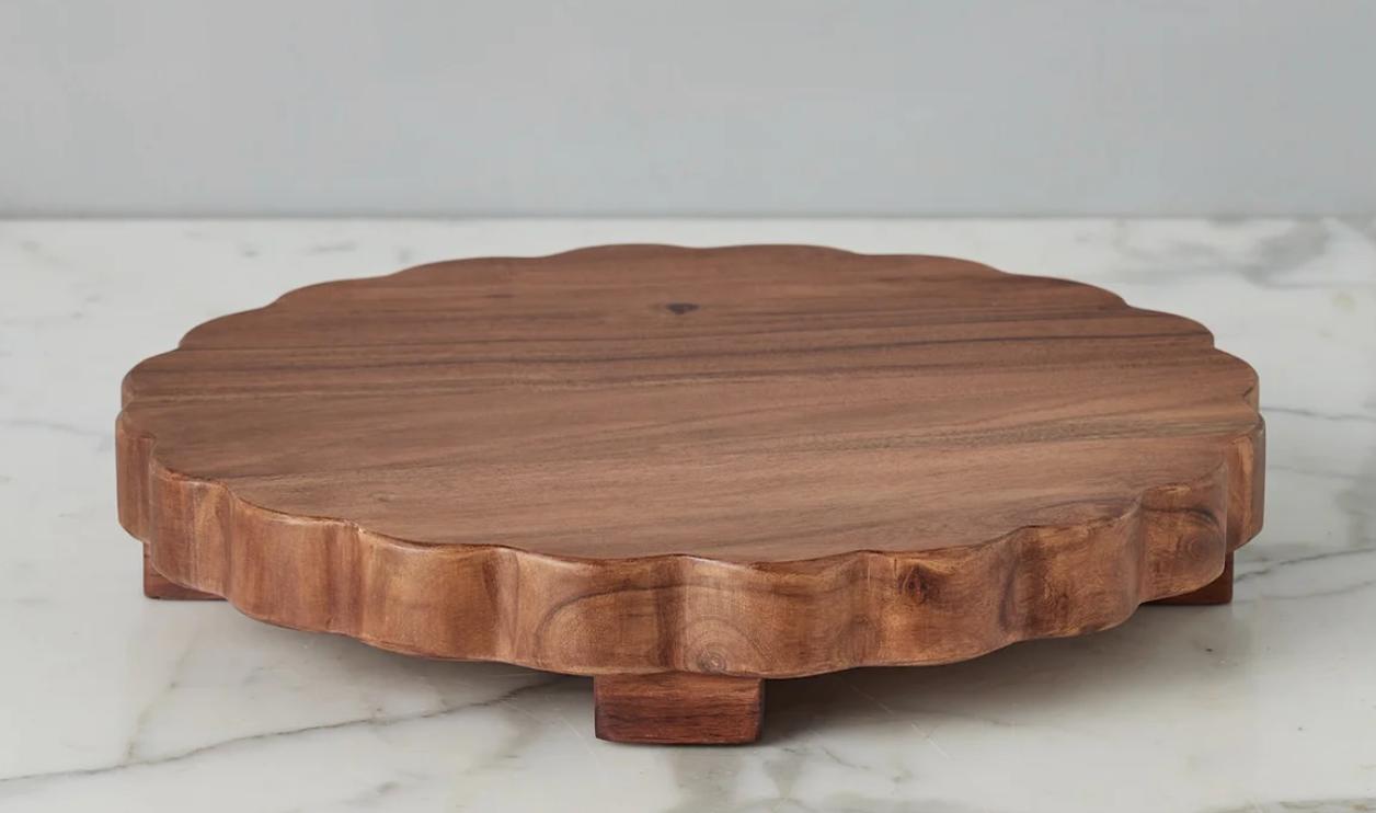 Round Scalloped Trivet Riser