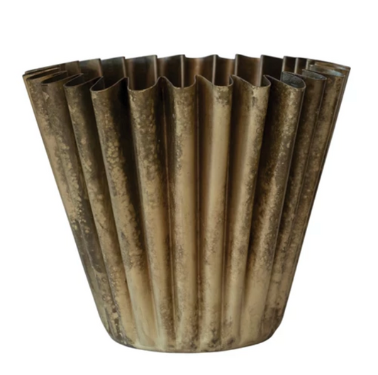 Fluted Metal Planter, Brass Finish 8"